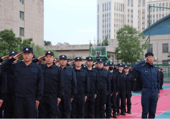 @新警 你有全套警服正在派送中……