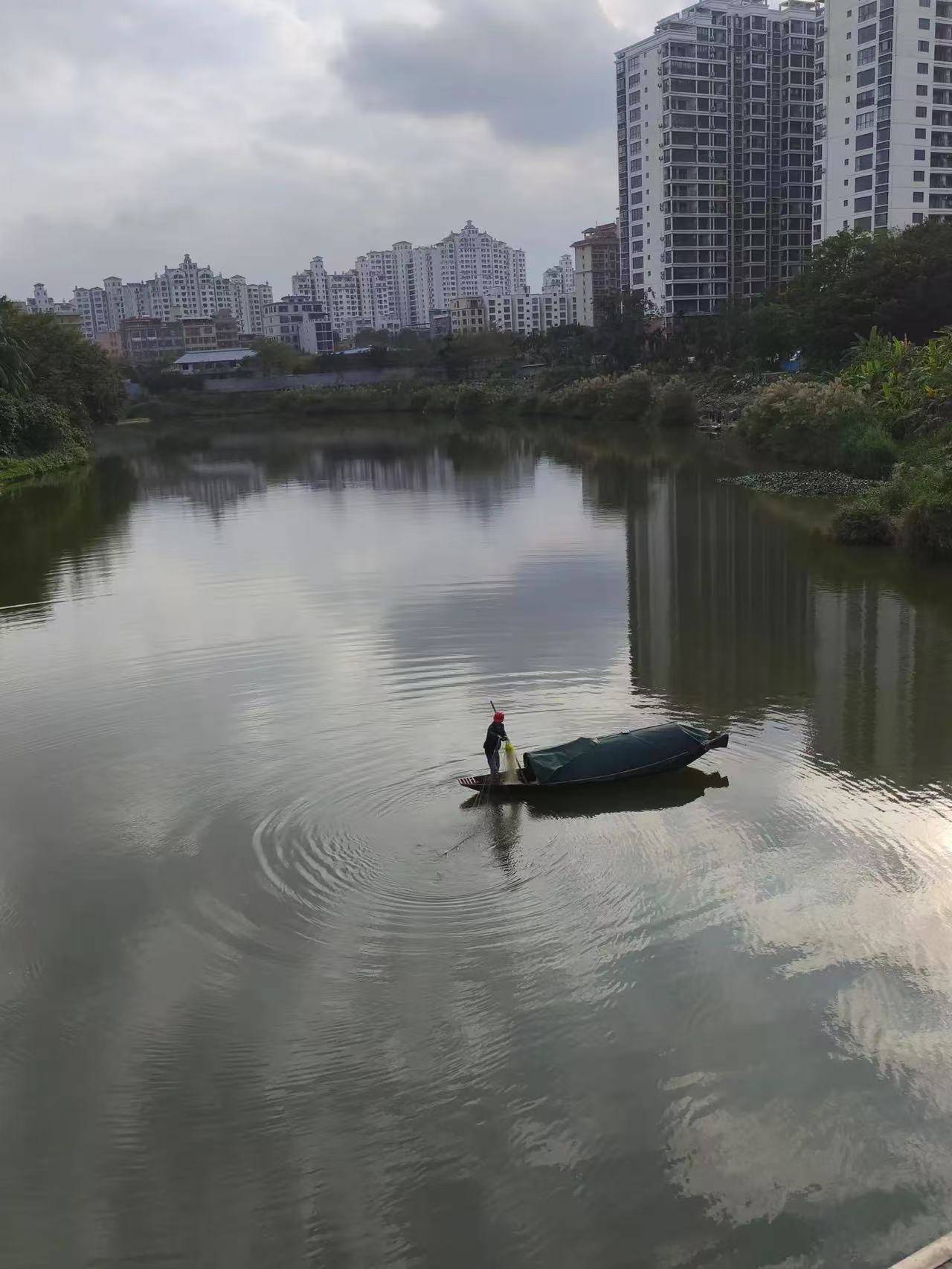 海南候鸟老人: 有人后悔买房 3年卖不掉